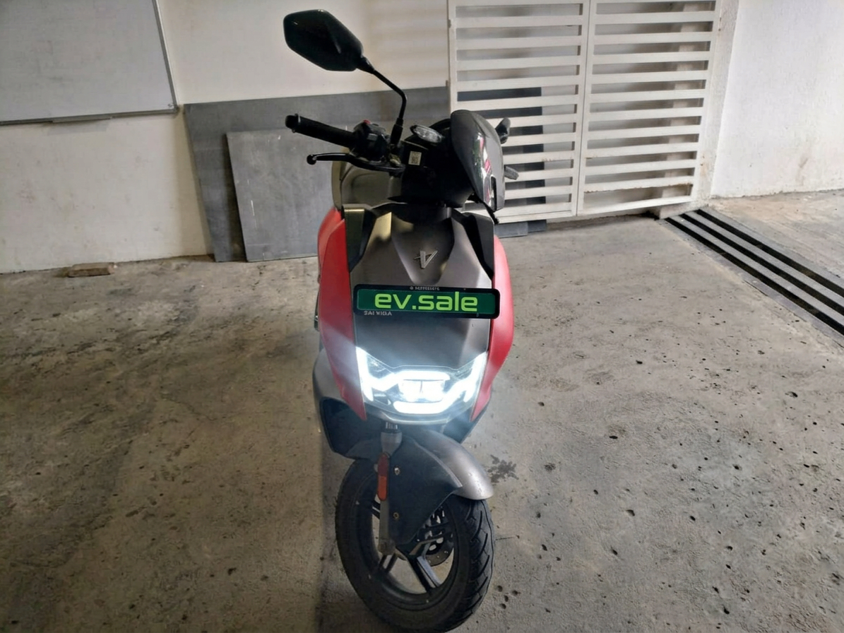 Hero Vida V1 Plus