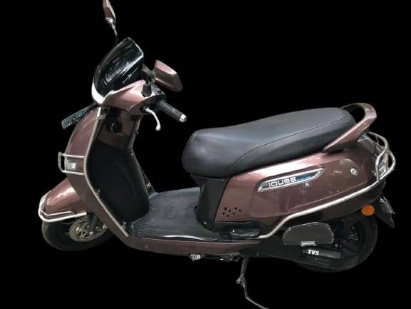 Tvs Iqube thumbnail 4