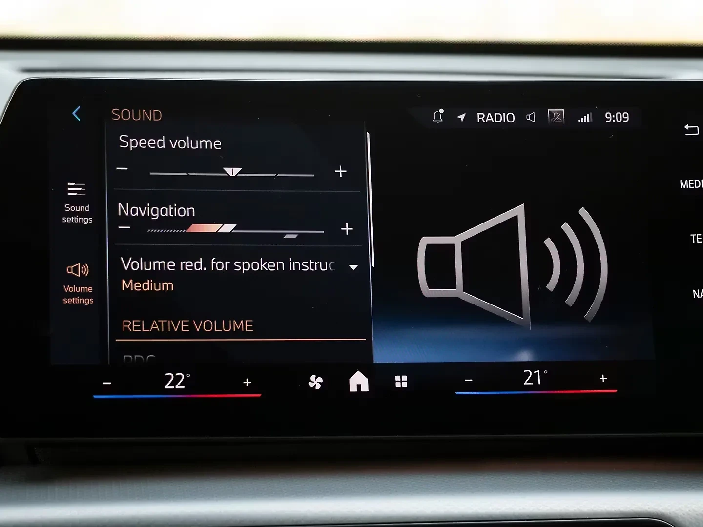 BMW IX1 LWB thumbnail 2