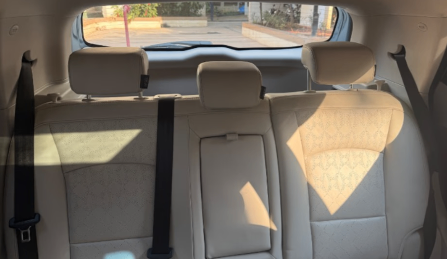 Mahindra XUV400 EV thumbnail 5