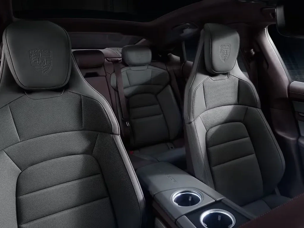 Porsche Taycan thumbnail 2