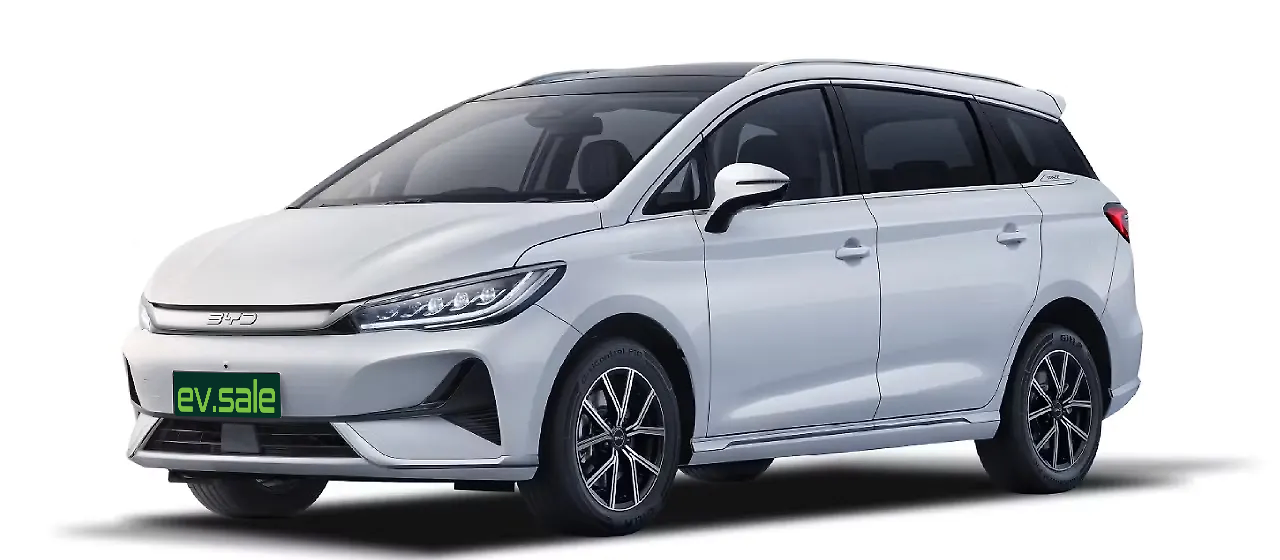 BYD eMAX 7 in Crystal White