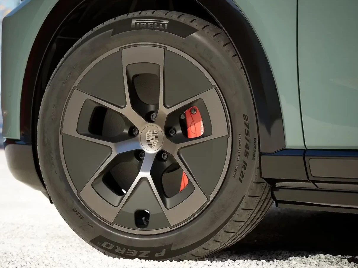 Porsche Cayenne EV thumbnail 3