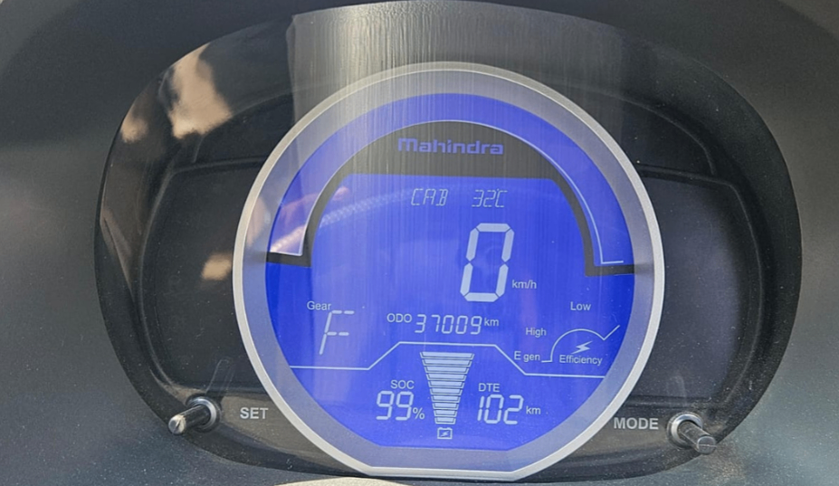 Mahindra E2O Plus P4 thumbnail 5