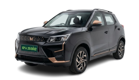 Mahindra XUV400 EV thumbnail 2