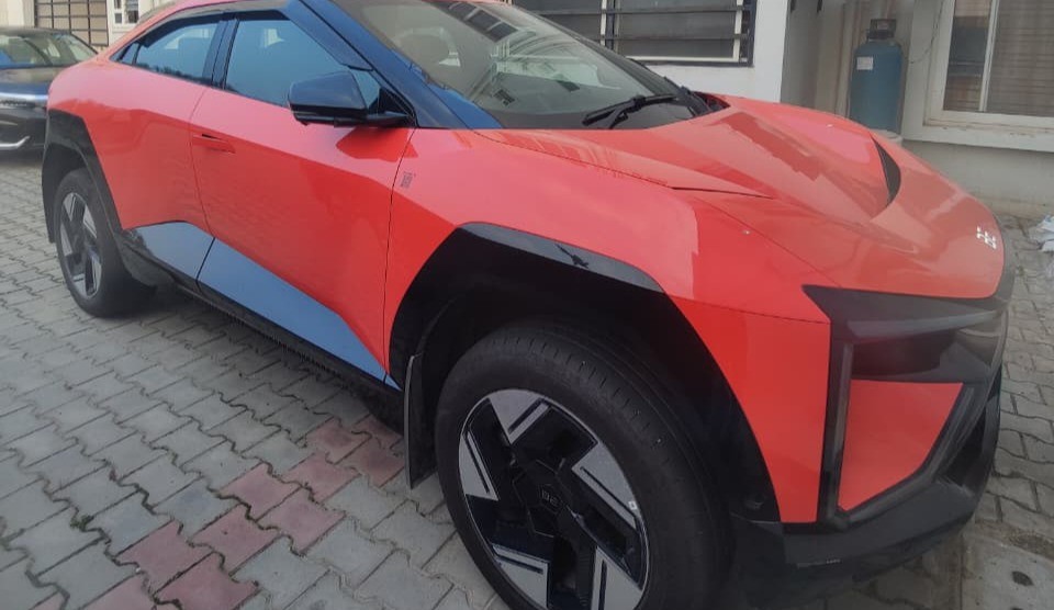 Mahindra BE6 EV thumbnail 5
