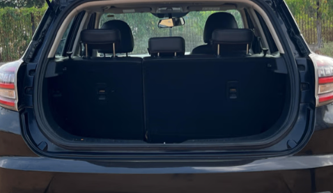 Mahindra XUV400 EV thumbnail 12