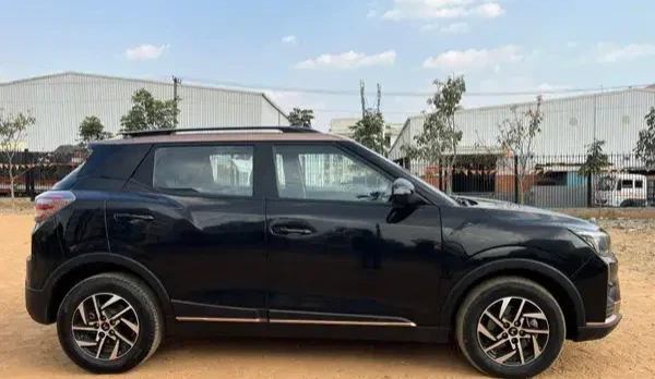 Mahindra XUV400 EV (2023) thumbnail 3