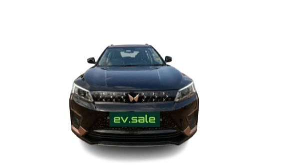 Mahindra XUV400 EV (2023) thumbnail 2