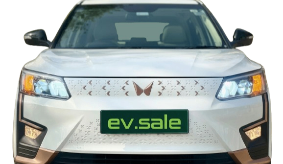 Mahindra XUV400 EV thumbnail 2