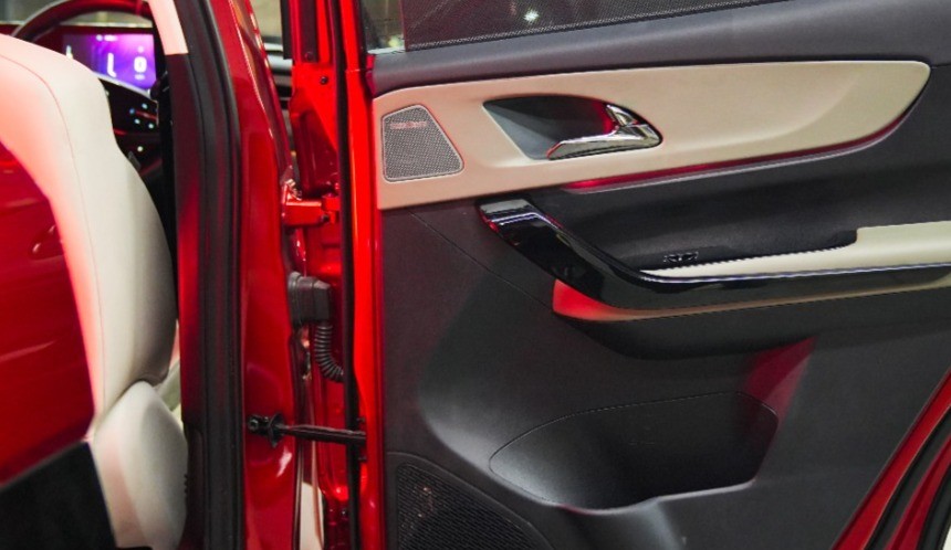 Mahindra Xev 9E thumbnail 3