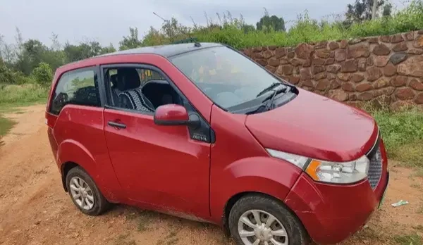 Mahindra E2O (2015) thumbnail 3