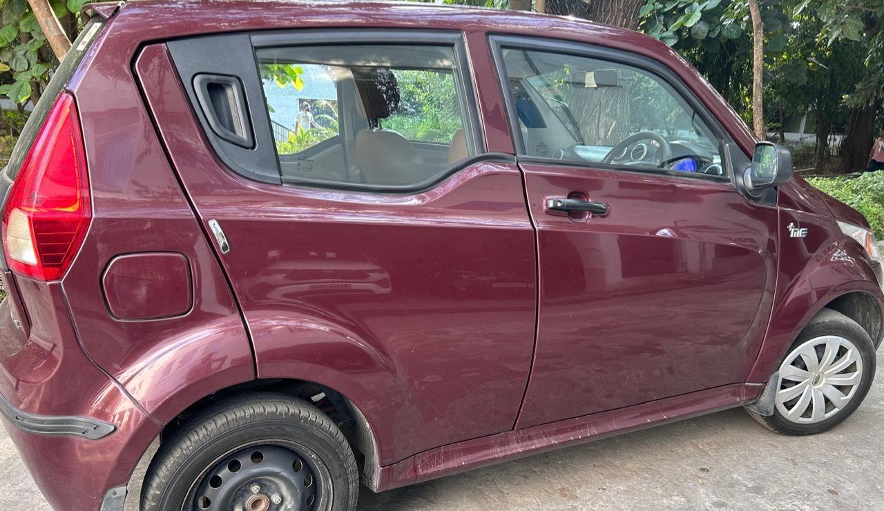 Mahindra E2O Plus P4 thumbnail 3