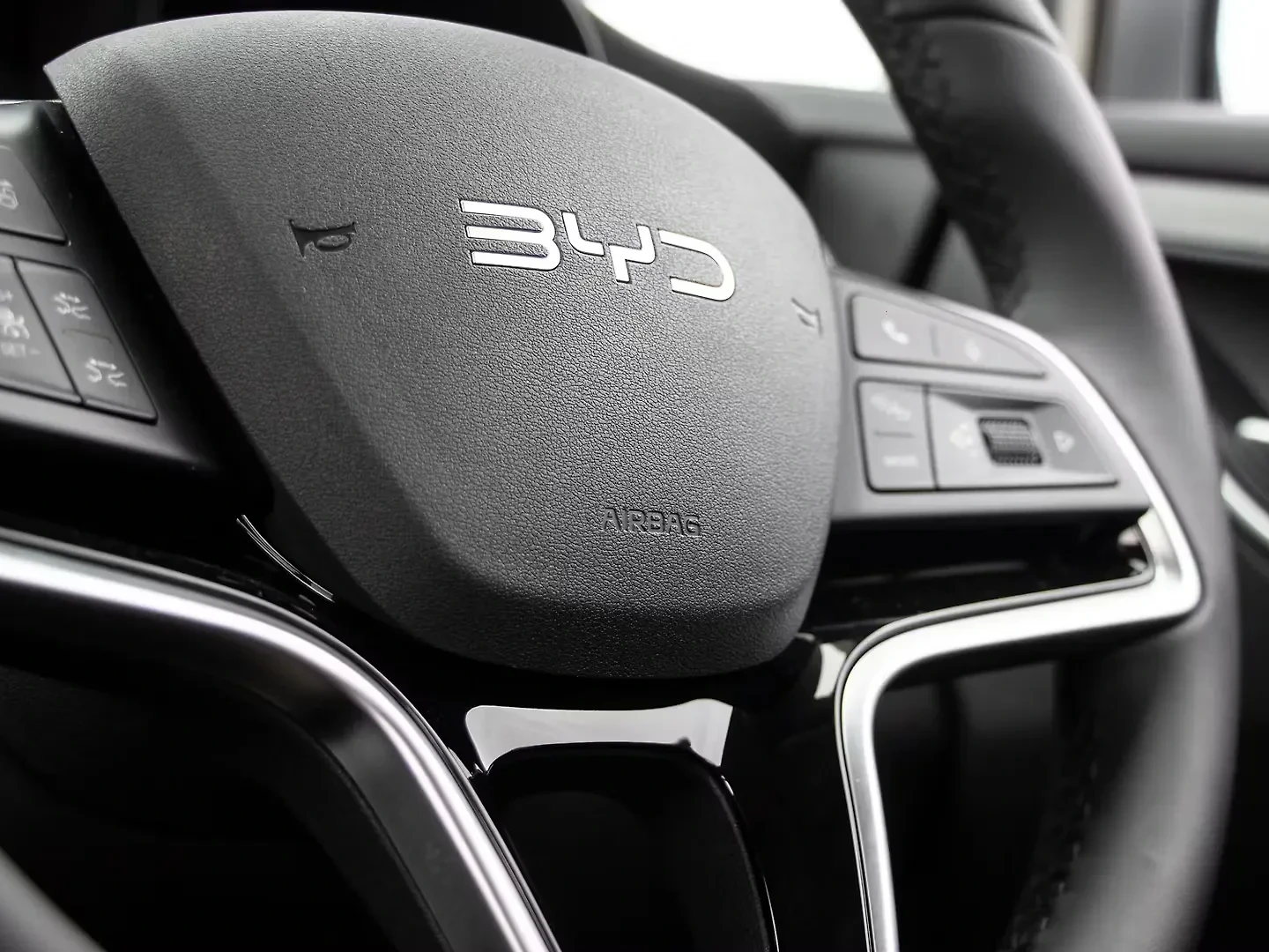 BYD eMAX 7 thumbnail 4