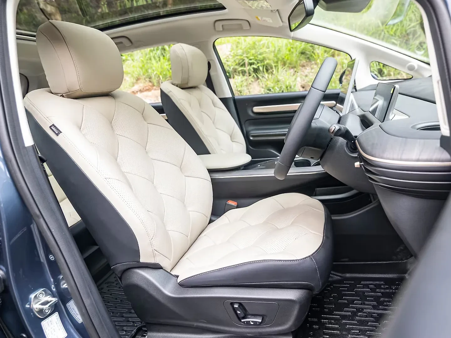 MG Windsor EV thumbnail 3