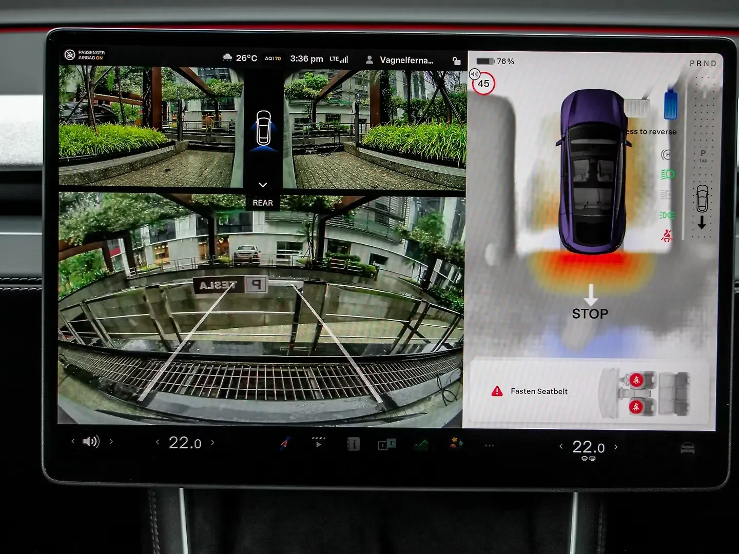 Tesla Model Y thumbnail 3