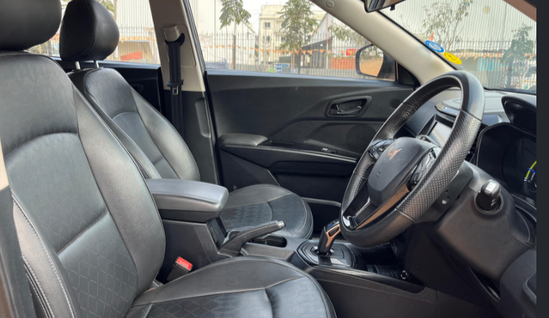 Mahindra XUV400 EV thumbnail 7