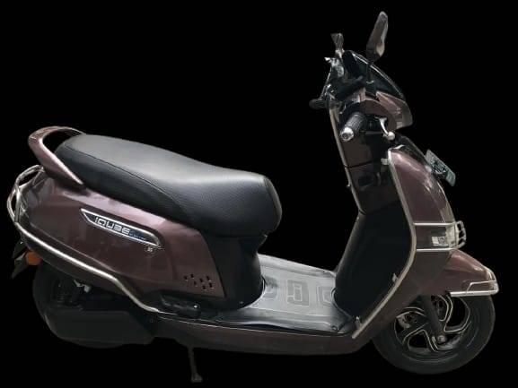 Tvs Iqube thumbnail 5