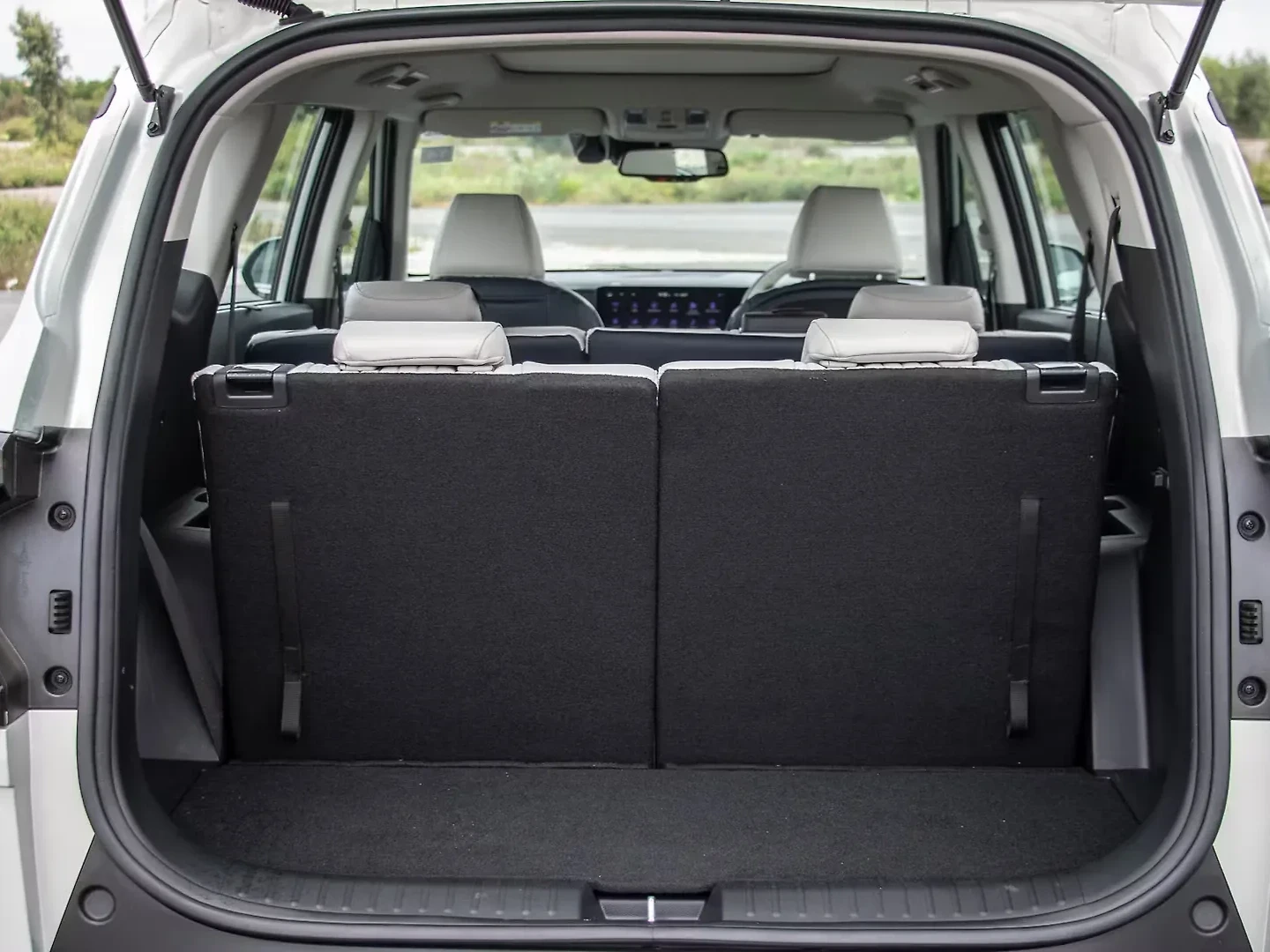 KIA Carens Clavis EV thumbnail 4