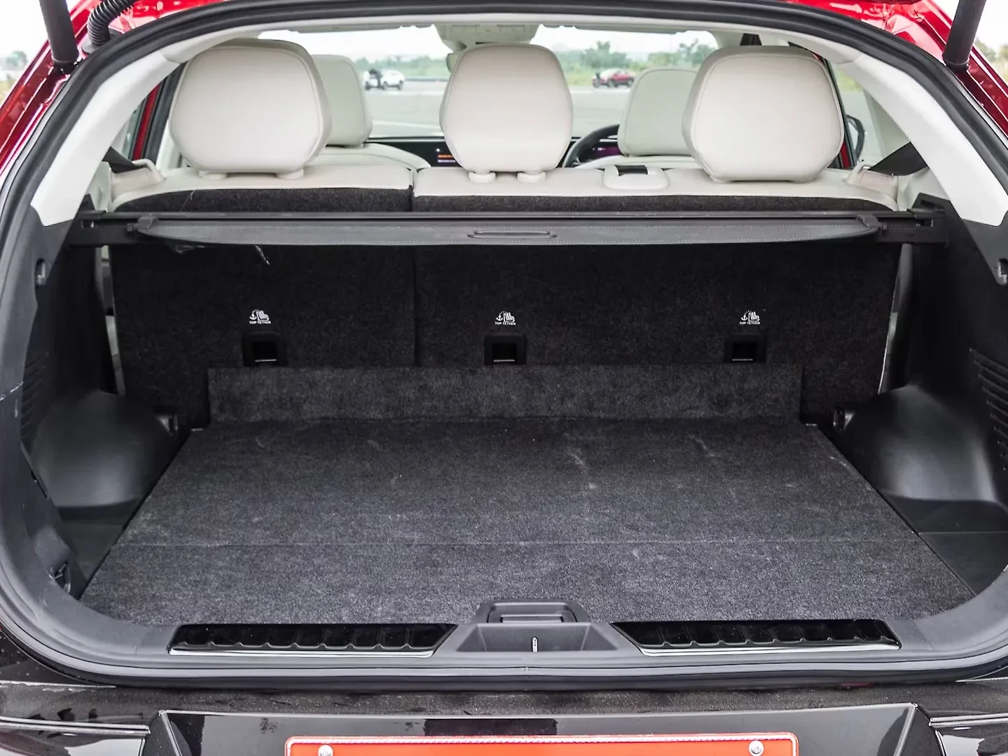 Mahindra XEV 9E thumbnail 4