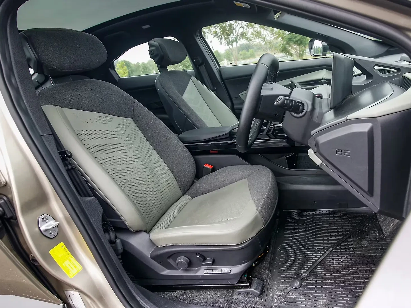 Mahindra BE6 thumbnail 2