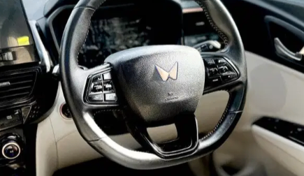 Mahindra XUV400 EV thumbnail 9