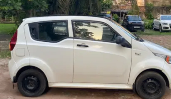 Mahindra E2O Plus thumbnail 2