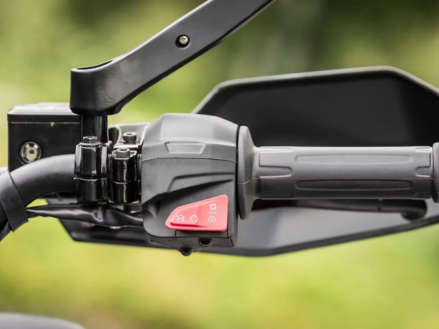 Ultraviolette X47 thumbnail 4