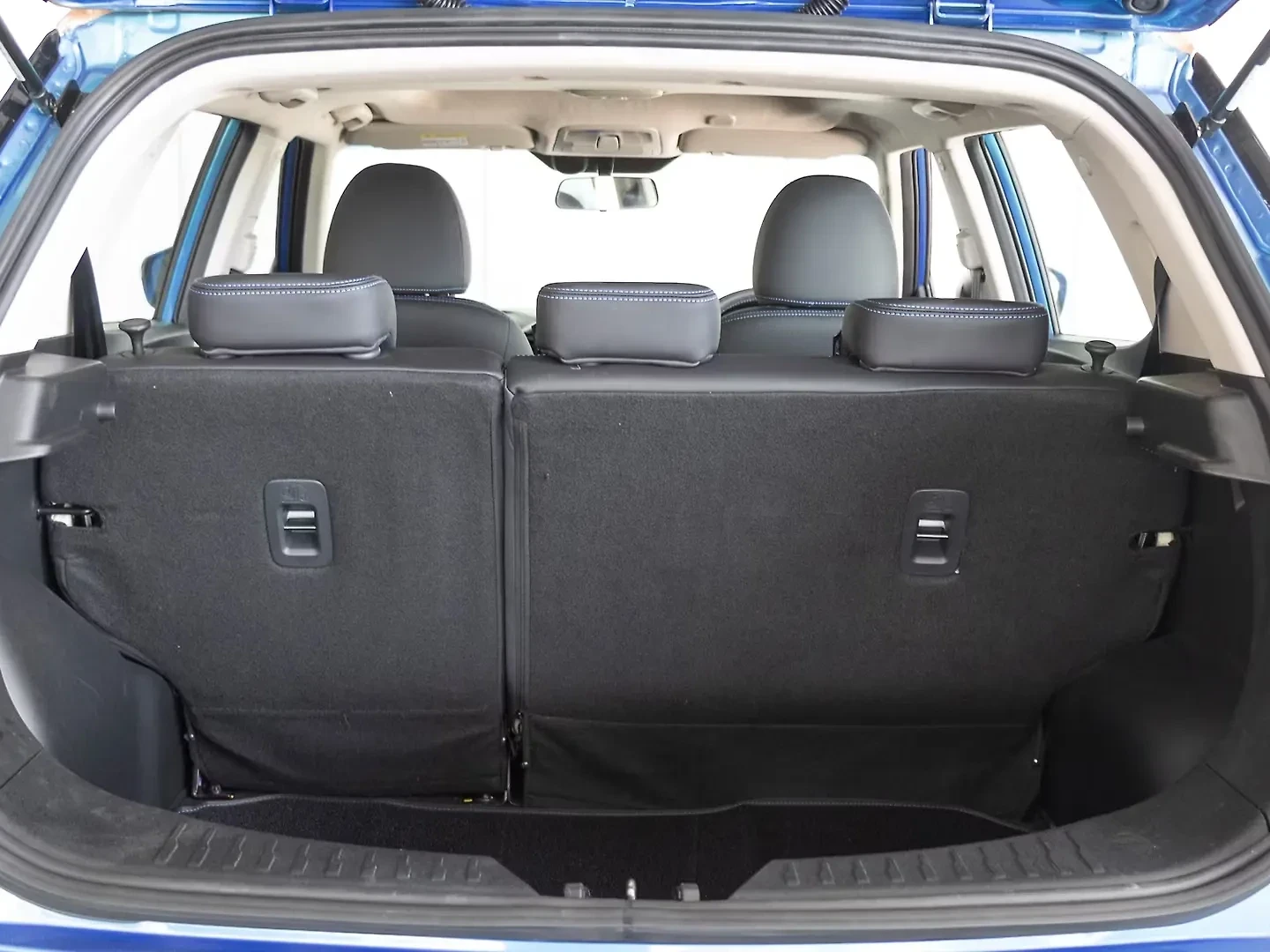 Mahindra XUV400 thumbnail 3