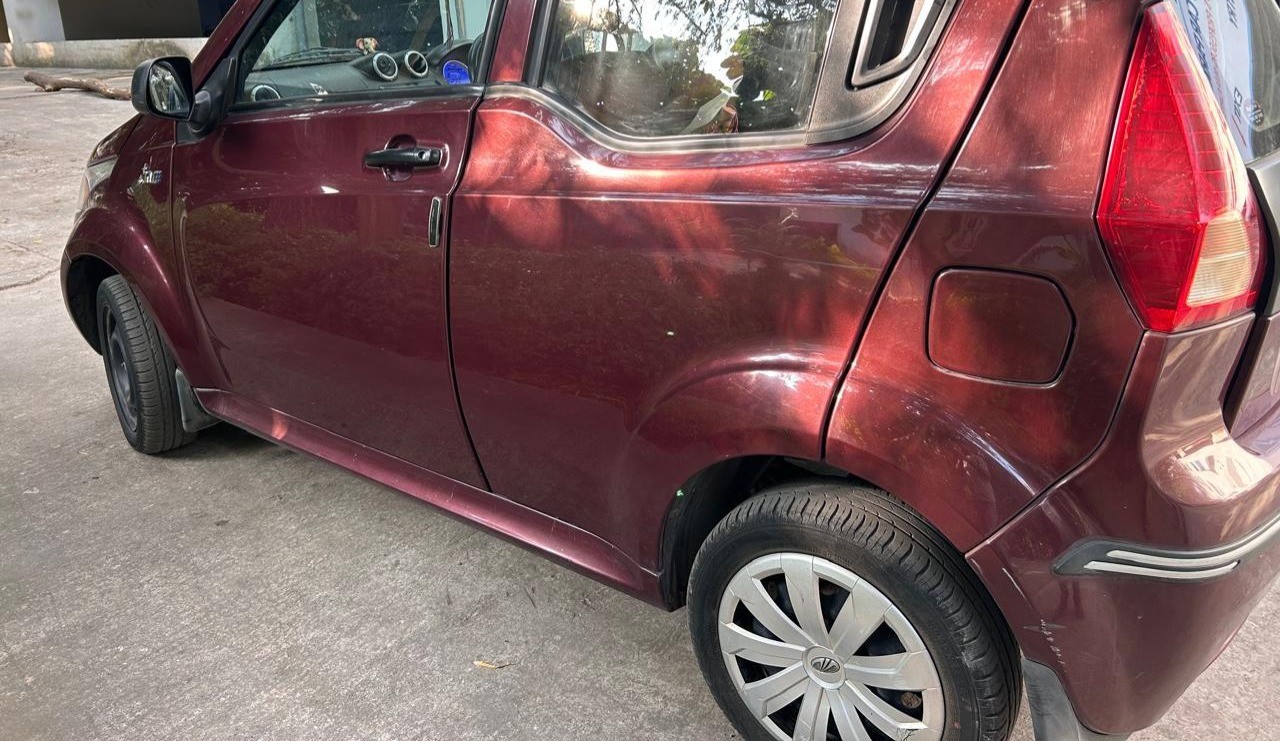 Mahindra E2O Plus P4 thumbnail 4
