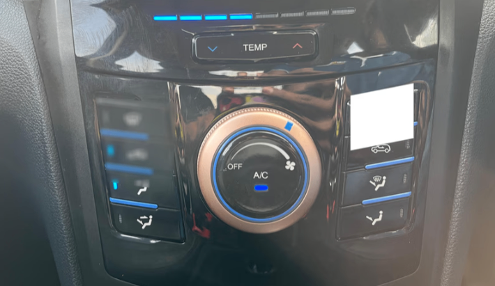 Mahindra XUV400 EV thumbnail 4