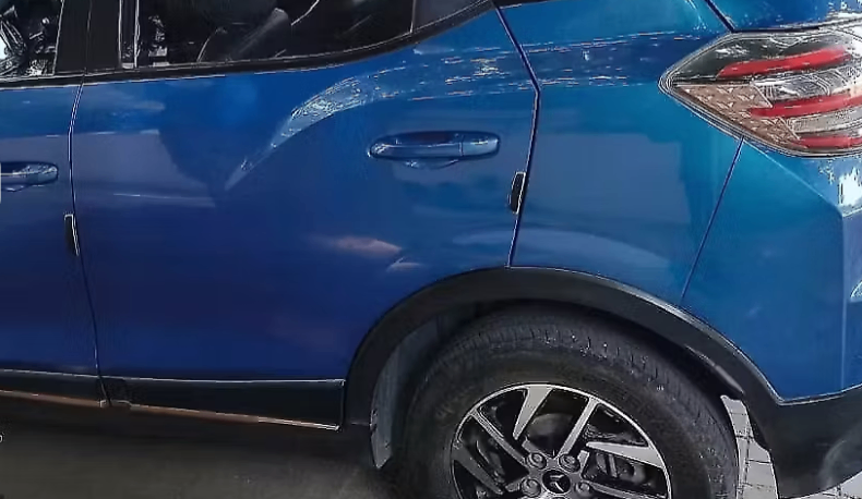 Mahindra XUV400 Ec 34.5 Kwh thumbnail 4