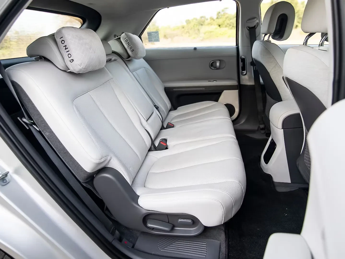 Hyundai Ioniq 5 thumbnail 4