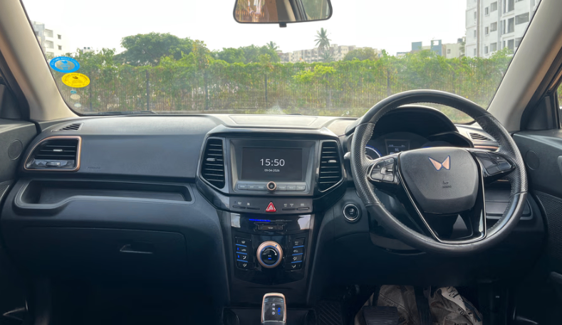 Mahindra XUV400 EV thumbnail 6