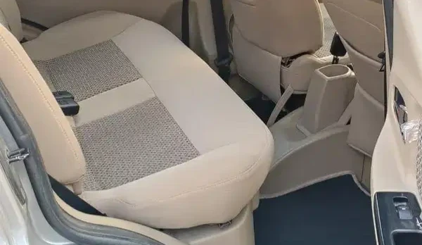 Mahindra E2O Plus (2018) thumbnail 5