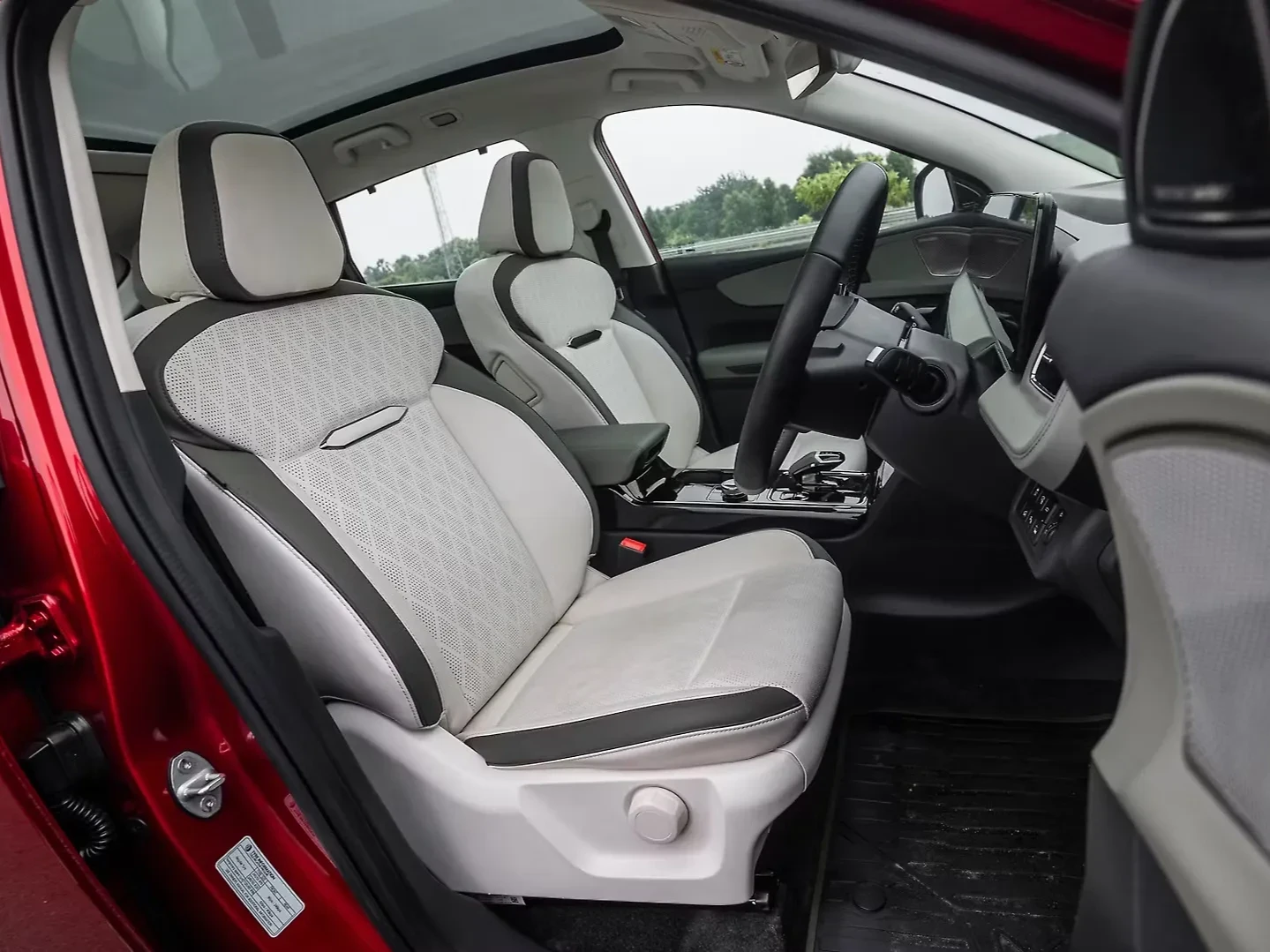 Mahindra XEV 9E thumbnail 2