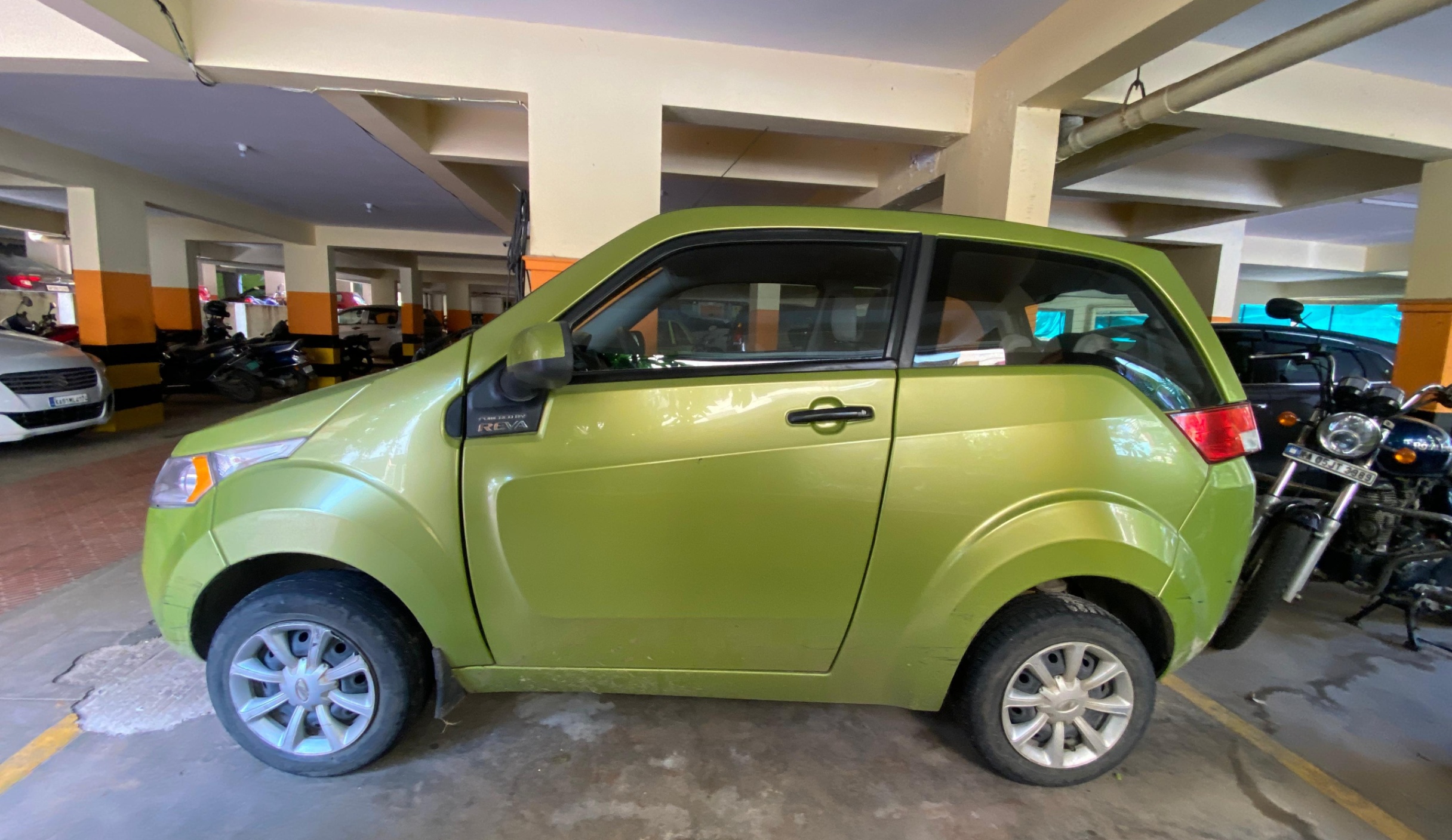 Mahindra E2O thumbnail 3