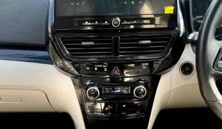 Mahindra XUV400 EV thumbnail 6