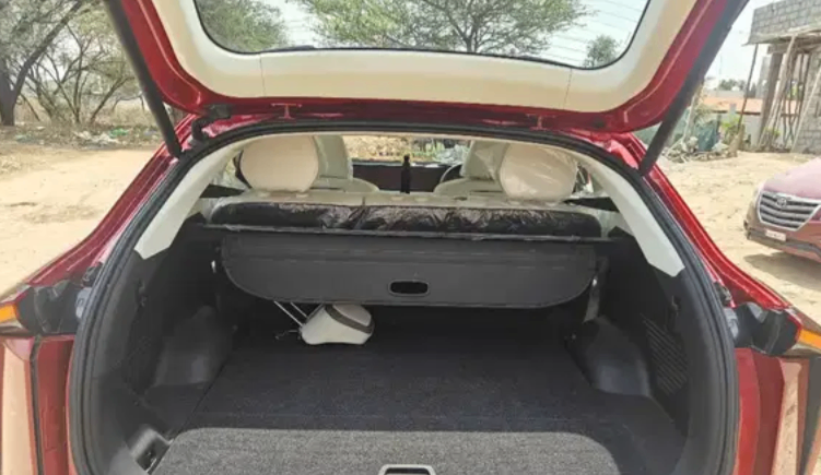 Mahindra Xev 9E thumbnail 8