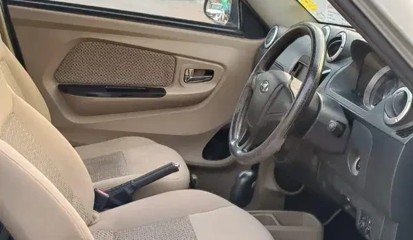 Mahindra E2O Plus (2018) thumbnail 6