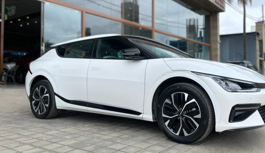 KIA EV 6 thumbnail 3