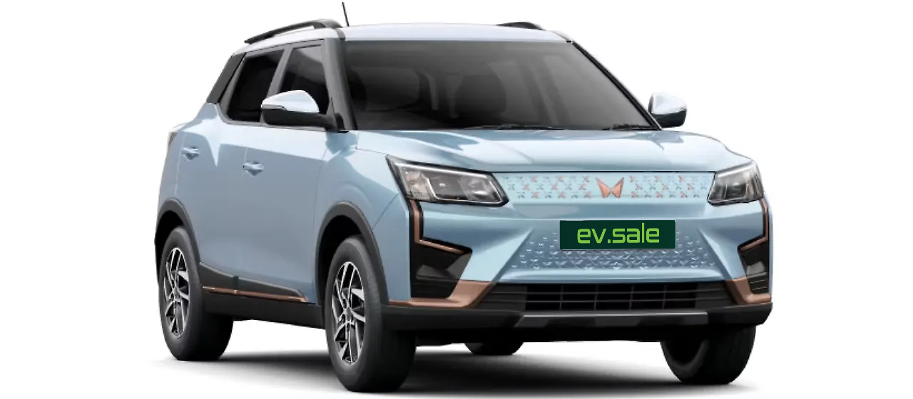 Mahindra XUV400 in Arctic Blue