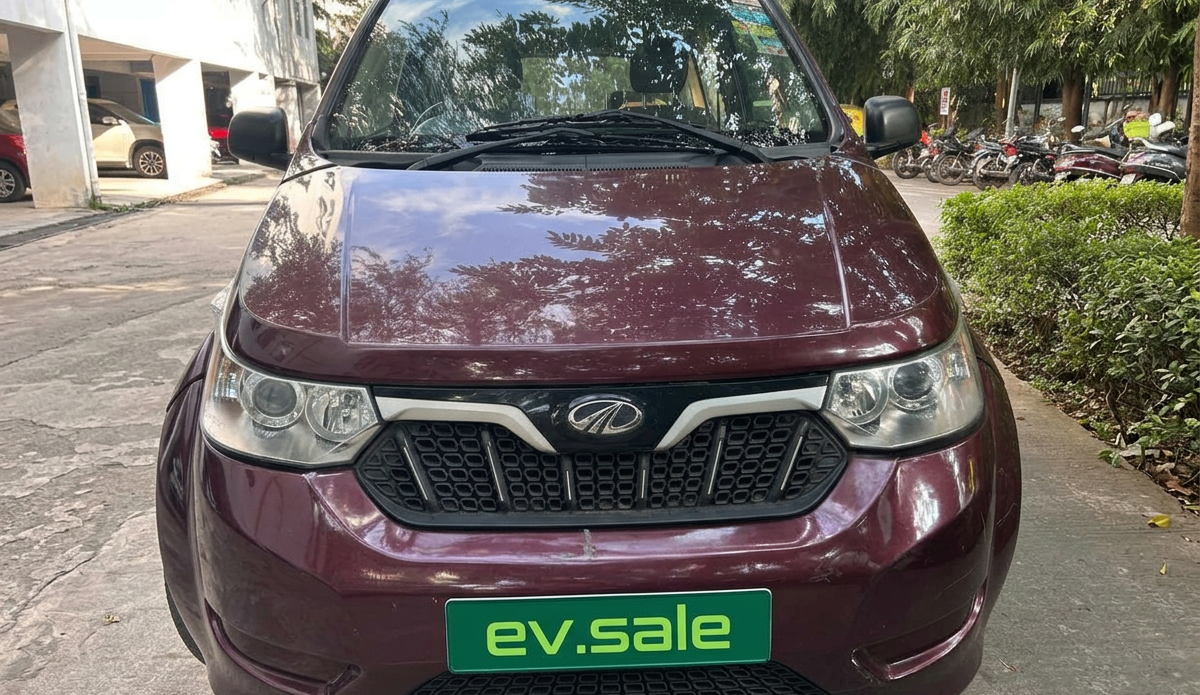 Mahindra E2O Plus P4 thumbnail 2