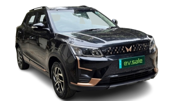 Mahindra XUV400 EV thumbnail 2