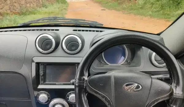 Mahindra E2O (2015) thumbnail 6