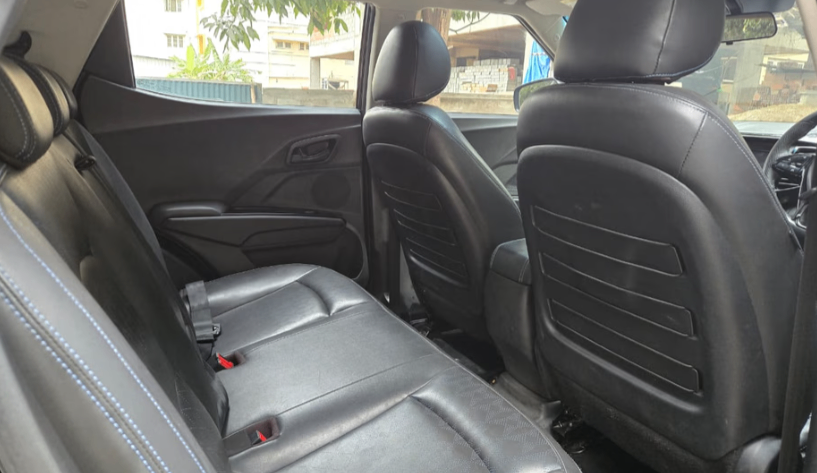 Mahindra XUV400 EV thumbnail 4