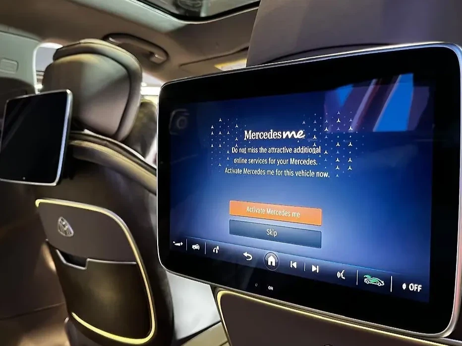 Mercedes Maybach EQS 680 thumbnail 3