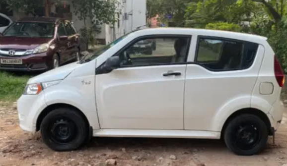 Mahindra E2O Plus thumbnail 3
