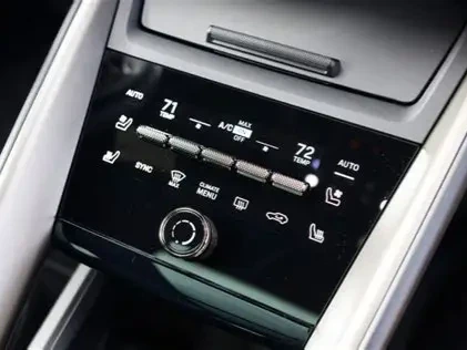 Porsche Macan Turbo EV thumbnail 4