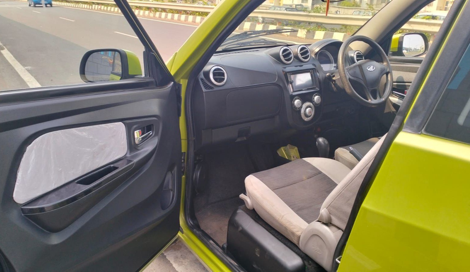 Mahindra E2O thumbnail 7